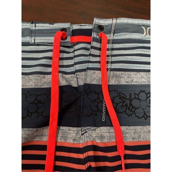 Hurley Phantom Mens Swim Trunks Size 20/30 - Picture 2 of 5